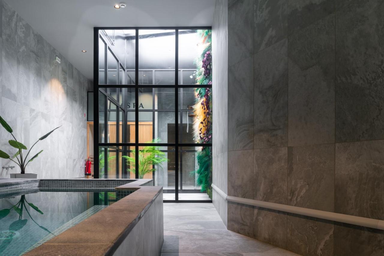 Set Spa Mouscron Bagian luar foto
