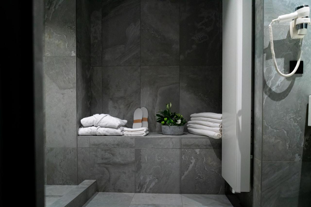 Set Spa Mouscron Bagian luar foto