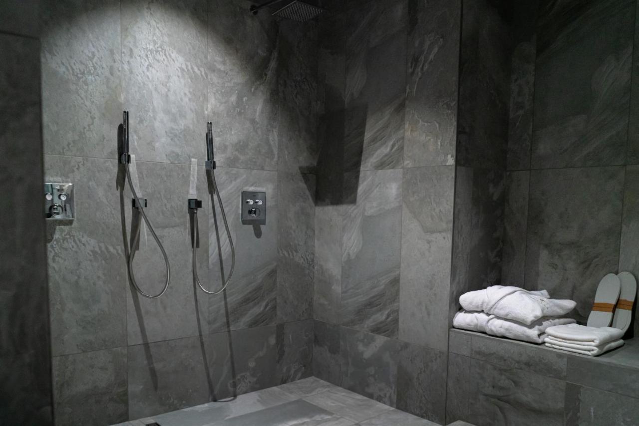 Set Spa Mouscron Bagian luar foto